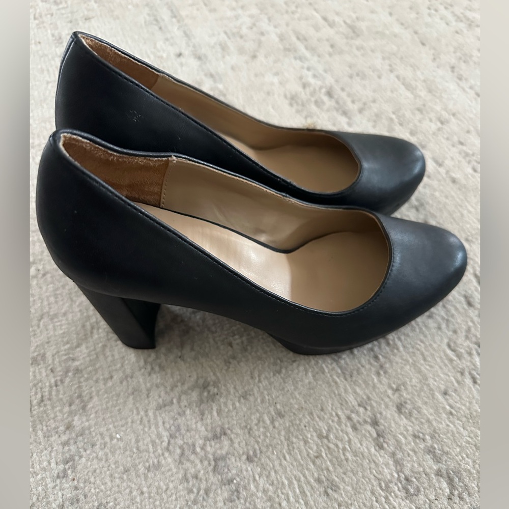 Black Naturalizer pumps - Picture 3 of 3